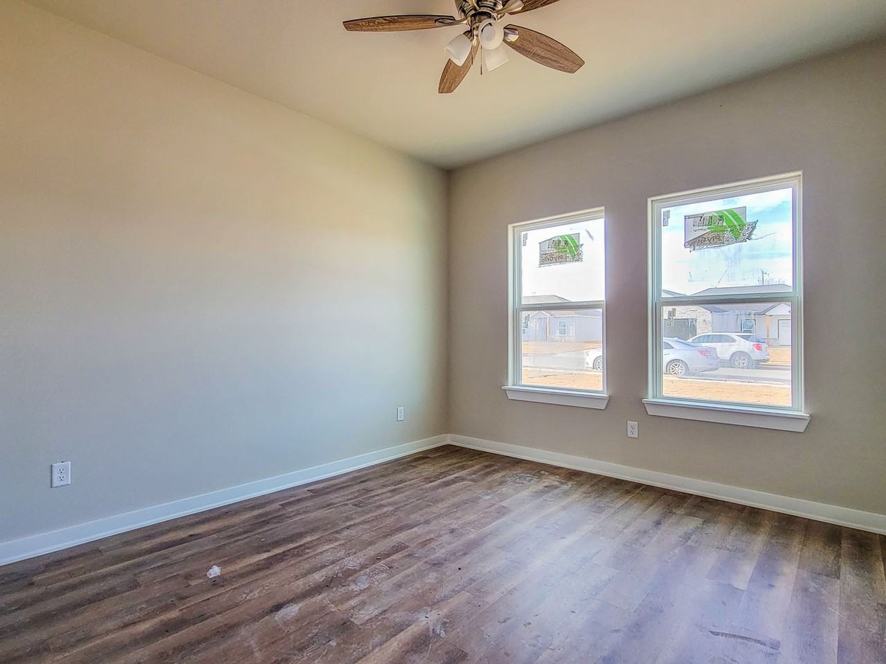 3837 Skylane Ave - Photo 6 of 7