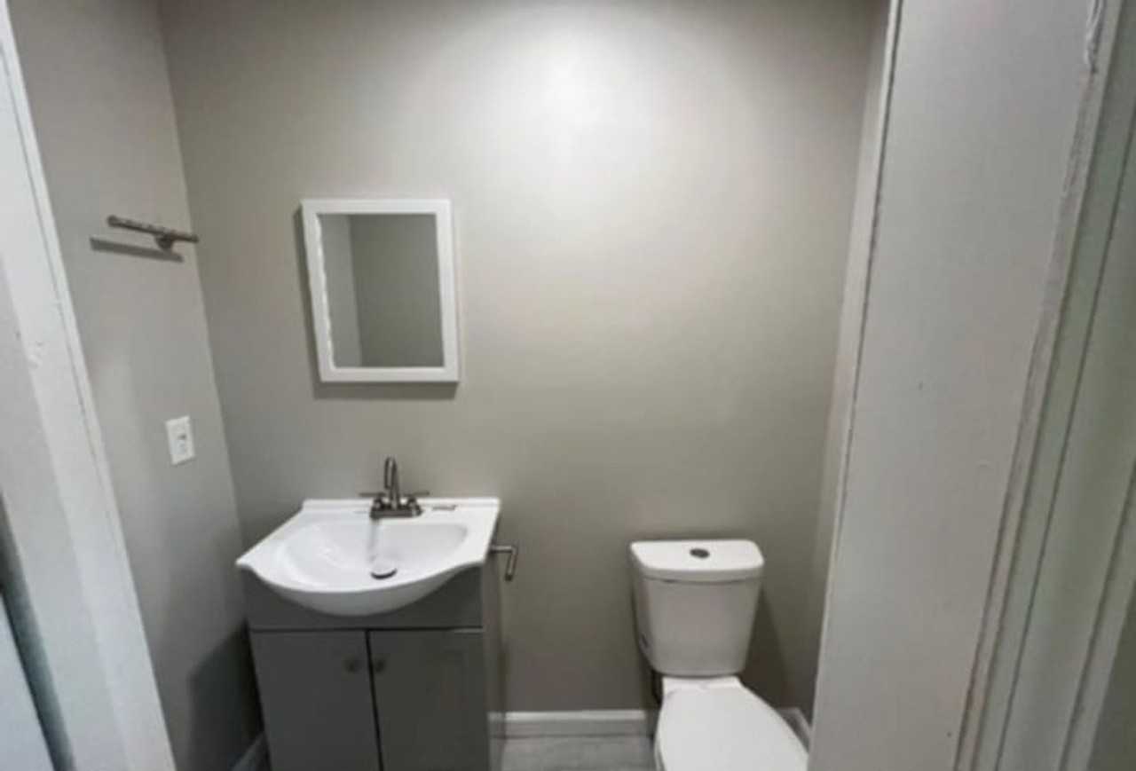 2145 W 2nd St - Photo 4 of 10