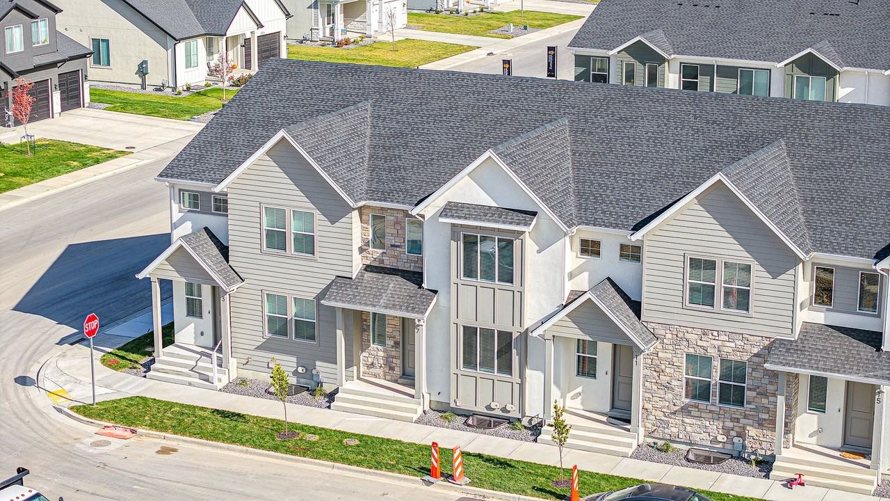 7 S Moonlit Rd - Photo 2 of 50