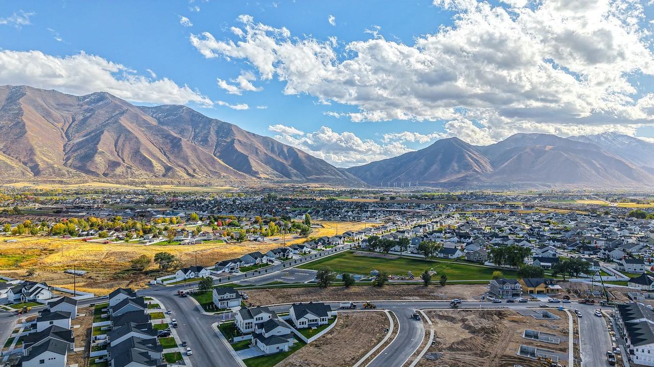 7 S Moonlit Rd - Photo 5 of 50