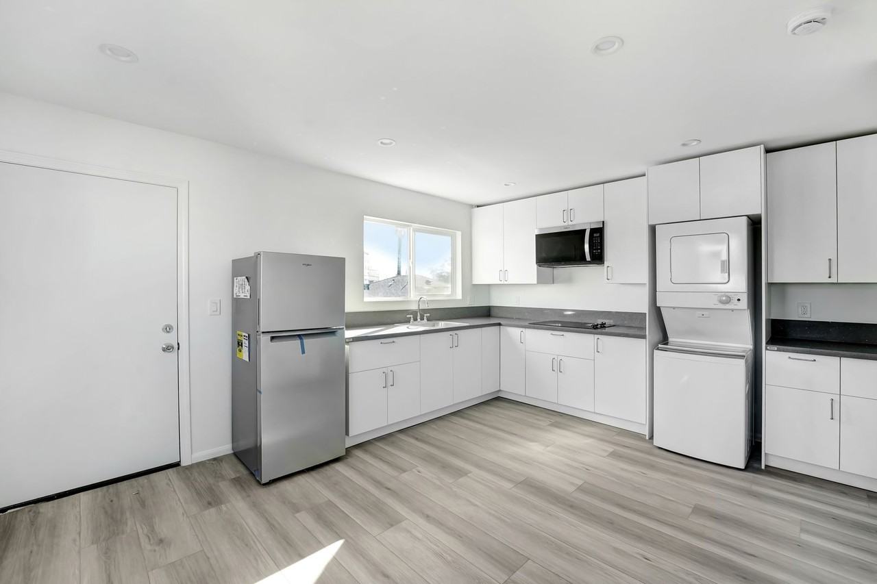 1514 Pennsylvania Ave #5 - Photo 3 of 10