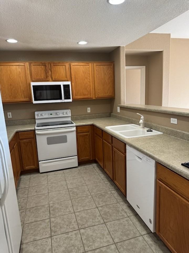 1335 East June Street #105 - Photo 5 of 50