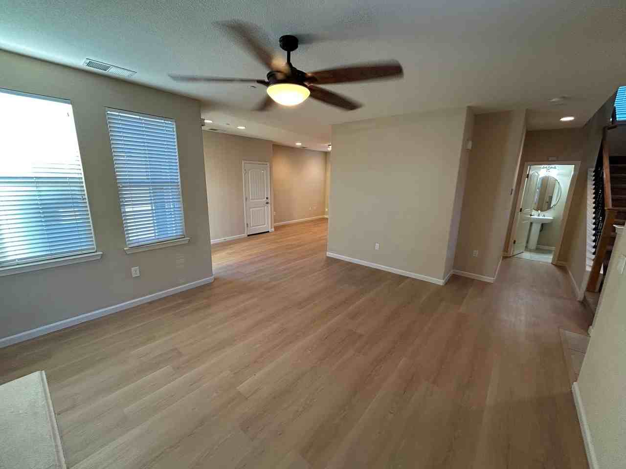 371 Cortona Way - Photo 3 of 31