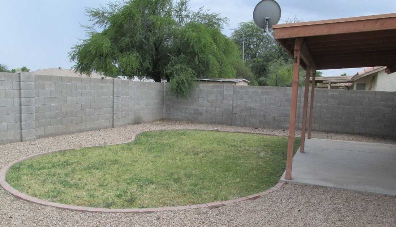 721 N Fresno St - Photo 2 of 10