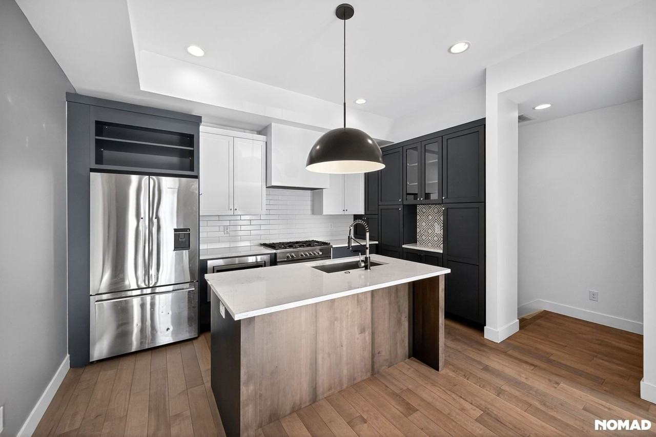 2321 Stout St - Photo 5 of 33