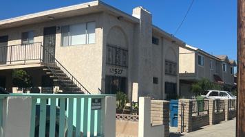 featured image of 12527 Oxford Ave