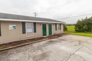 featured image of 708 W Cunningham Dr #1