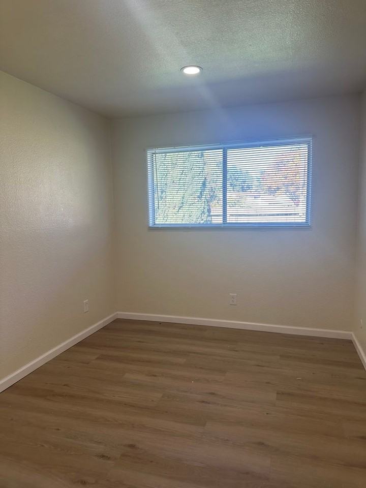 742 Nightingale Dr - Photo 4 of 9