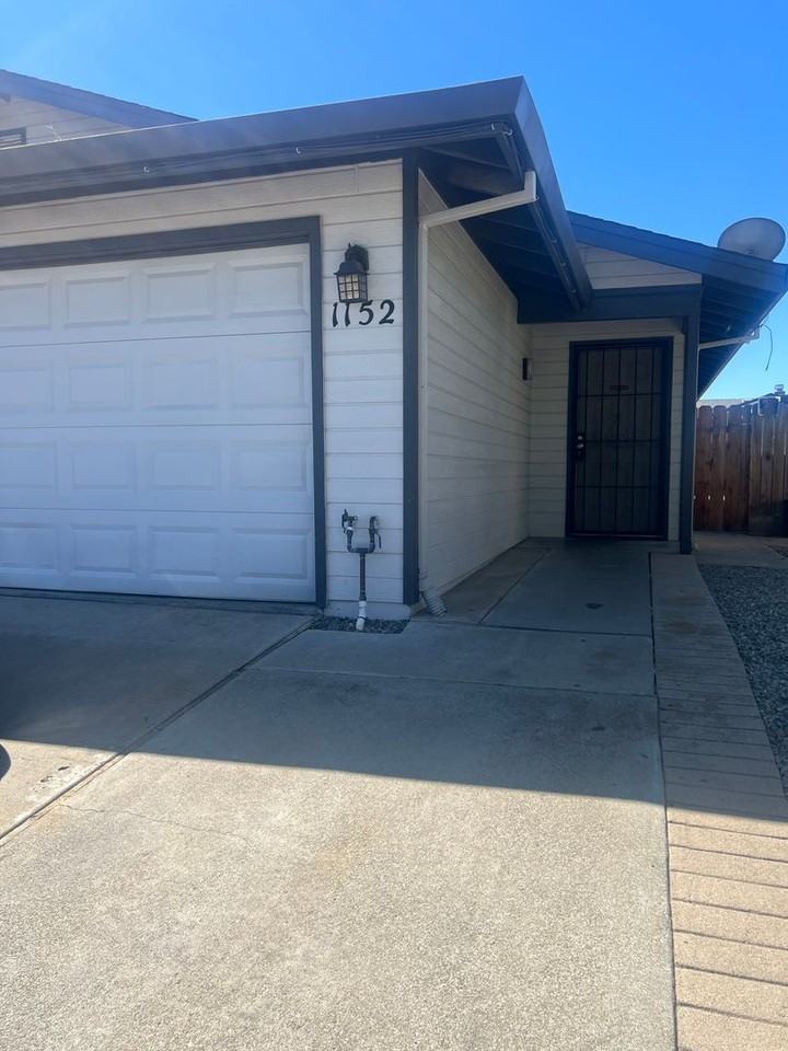 1152 Johnson Court - Photo 2 of 35