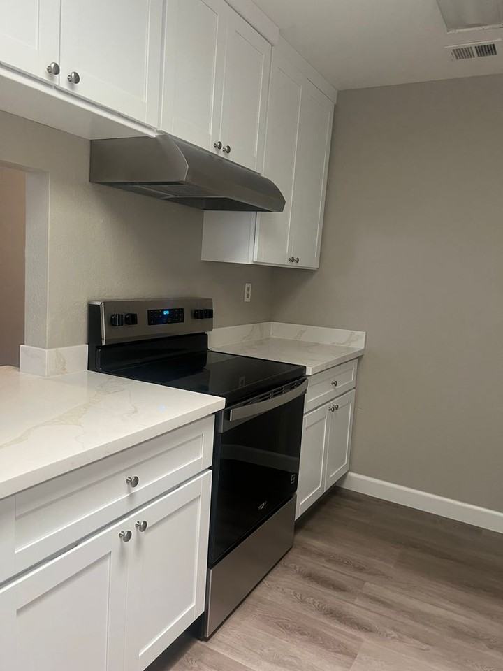 1152 Johnson Court - Photo 6 of 35