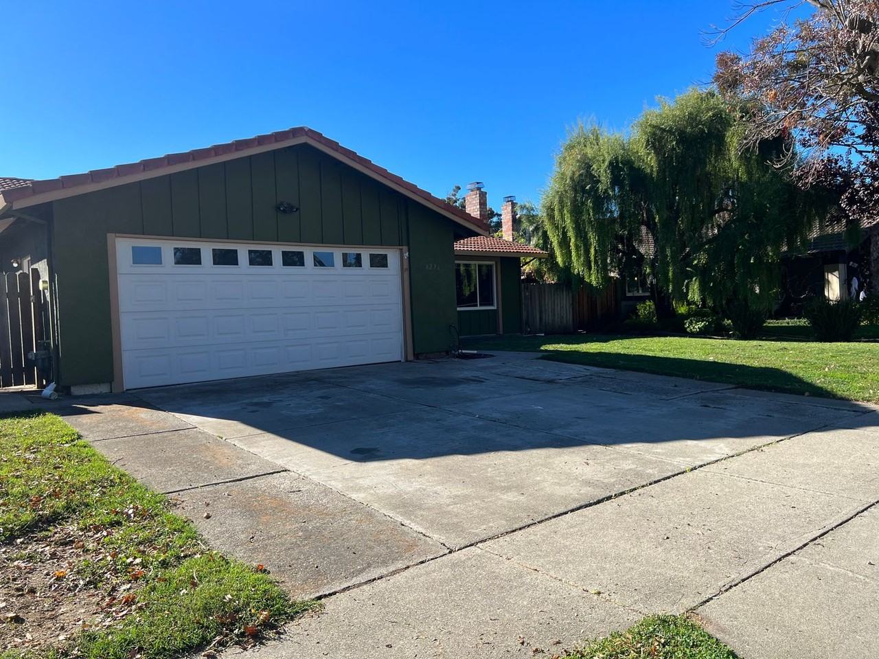 6296 Hansen Dr - Photo 4 of 37