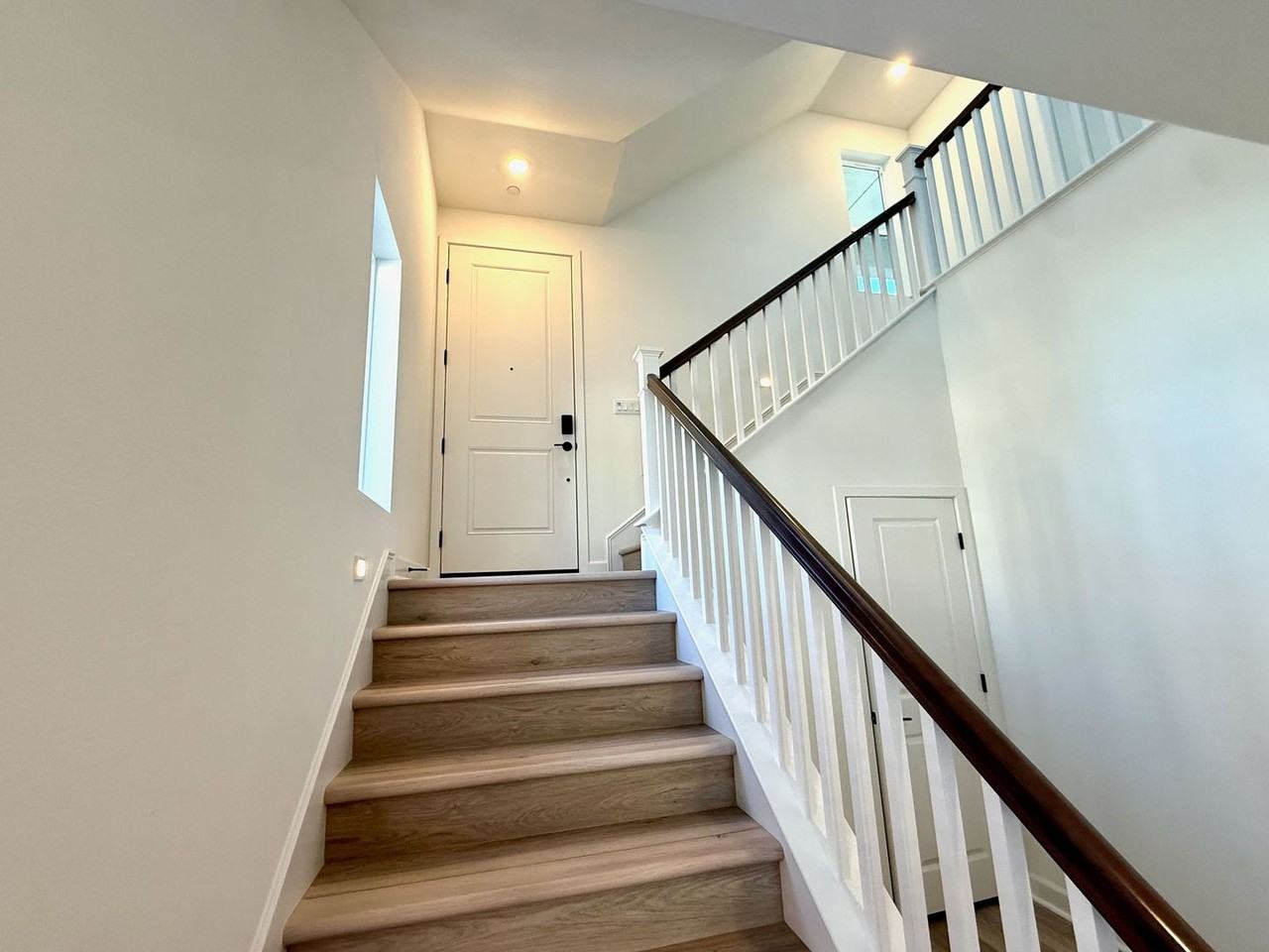 300 Triangular Rd - Photo 2 of 34