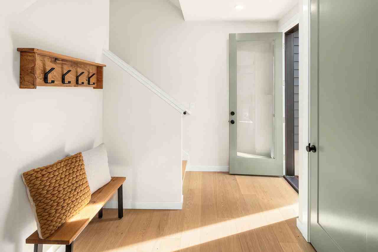 4914 31st Avenue South - Photo 4 of 20