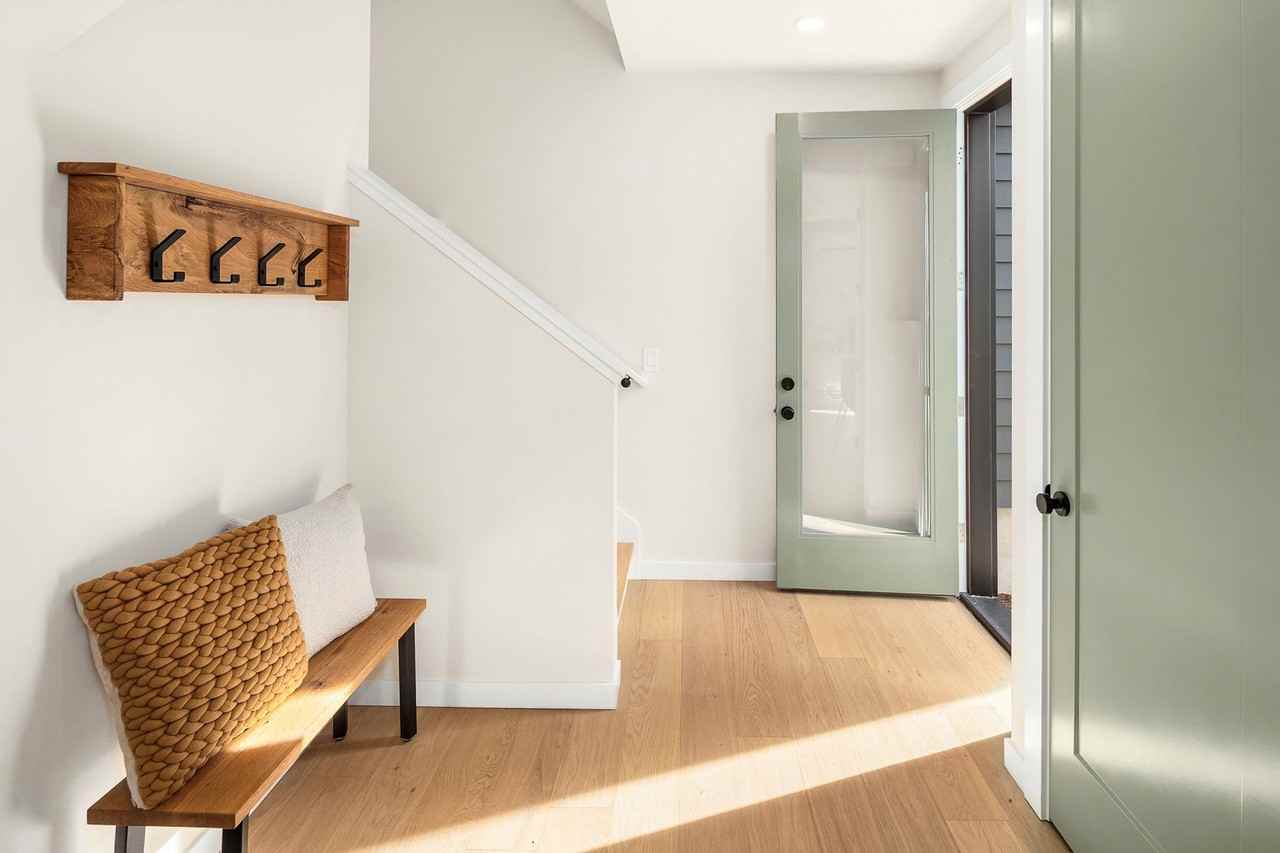 4926 31st Avenue South - Photo 4 of 20