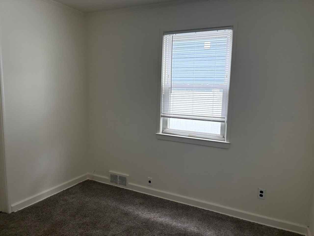 611 N Michigan Ave - Photo 3 of 15