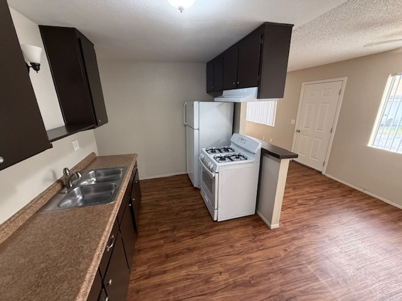 BayClub - Photo 5 of 15