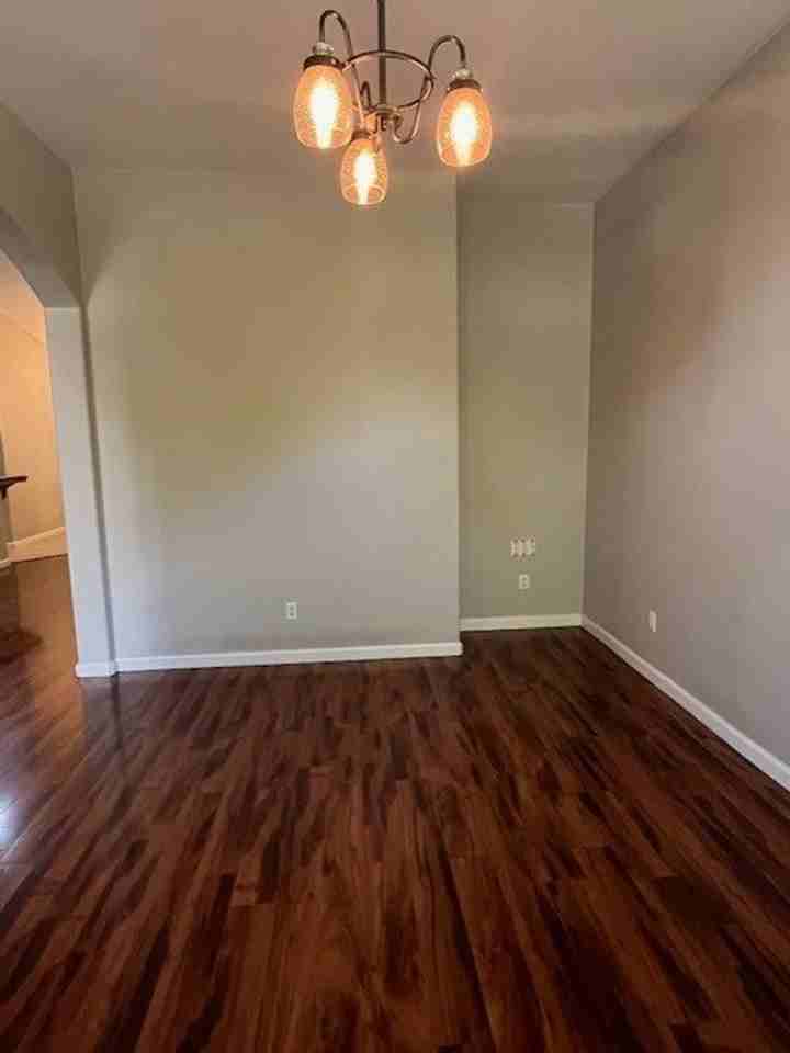 171 N Lindsay St - Photo 2 of 12