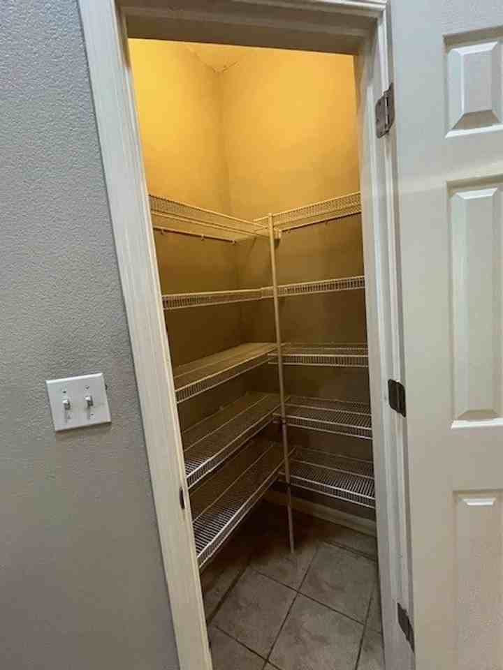 171 N Lindsay St - Photo 7 of 12