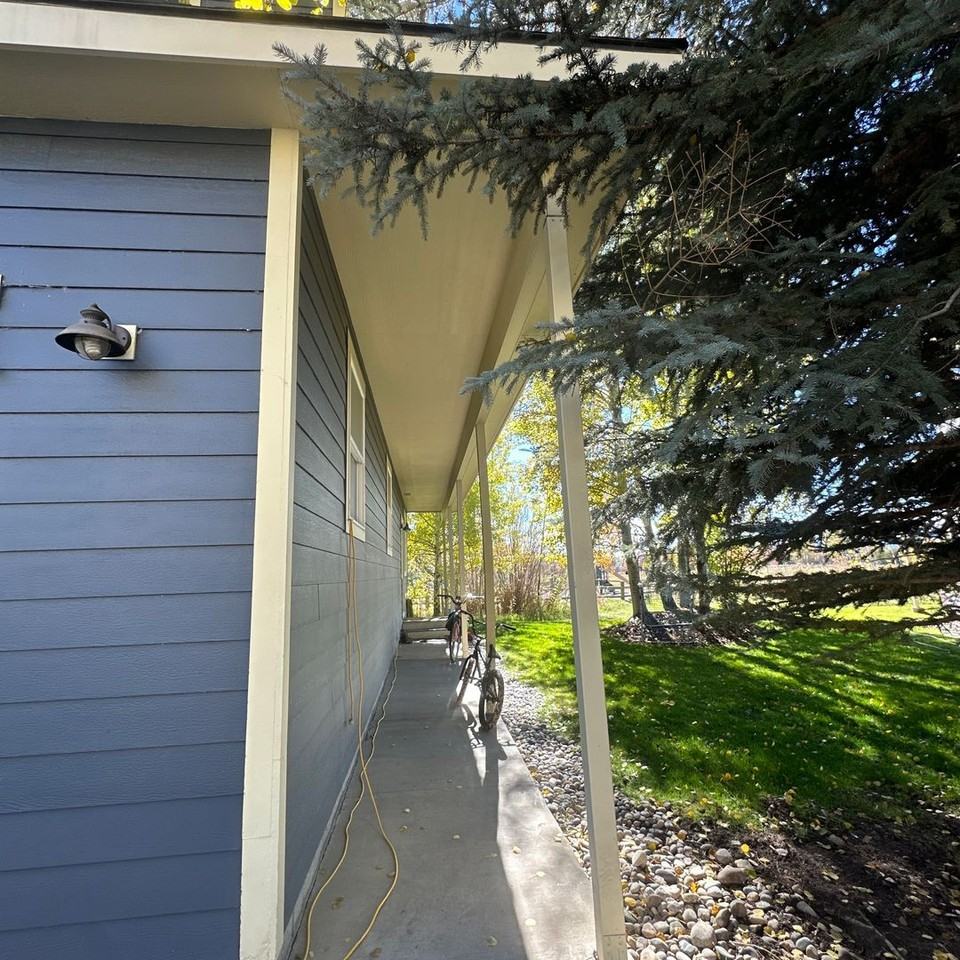 430 Forest View Dr - Photo 3 of 39