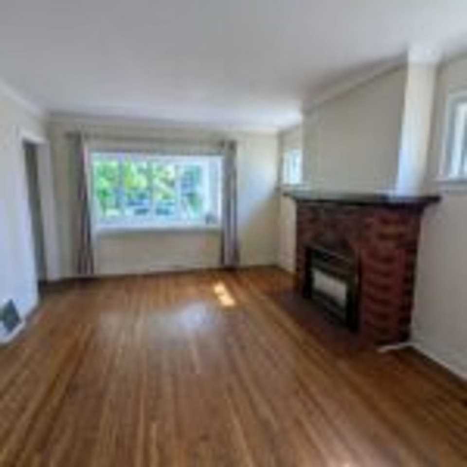 1307 N 20th Ave E - Photo 3 of 17