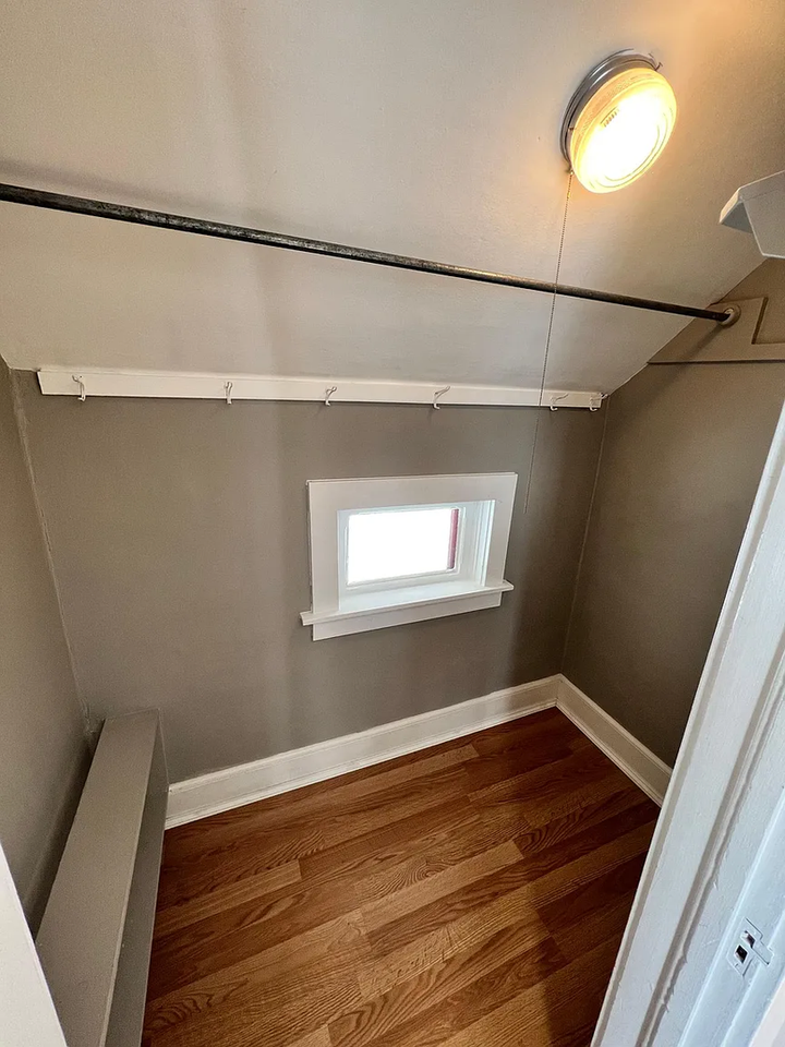 4813 West 5th Street - Photo 7 of 16