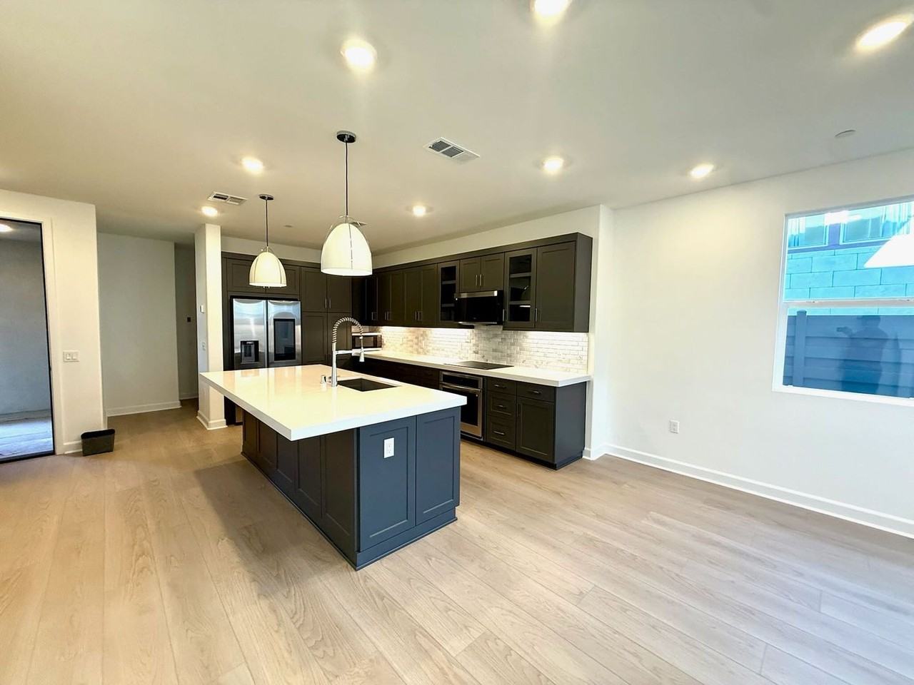 696 Metric Rd - Photo 2 of 24