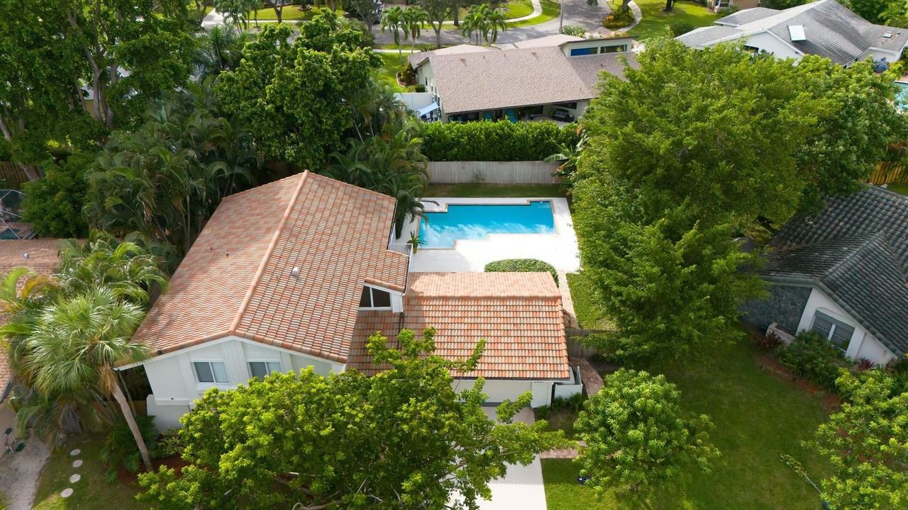 3069 Nw 27th Ter - Photo 2 of 50