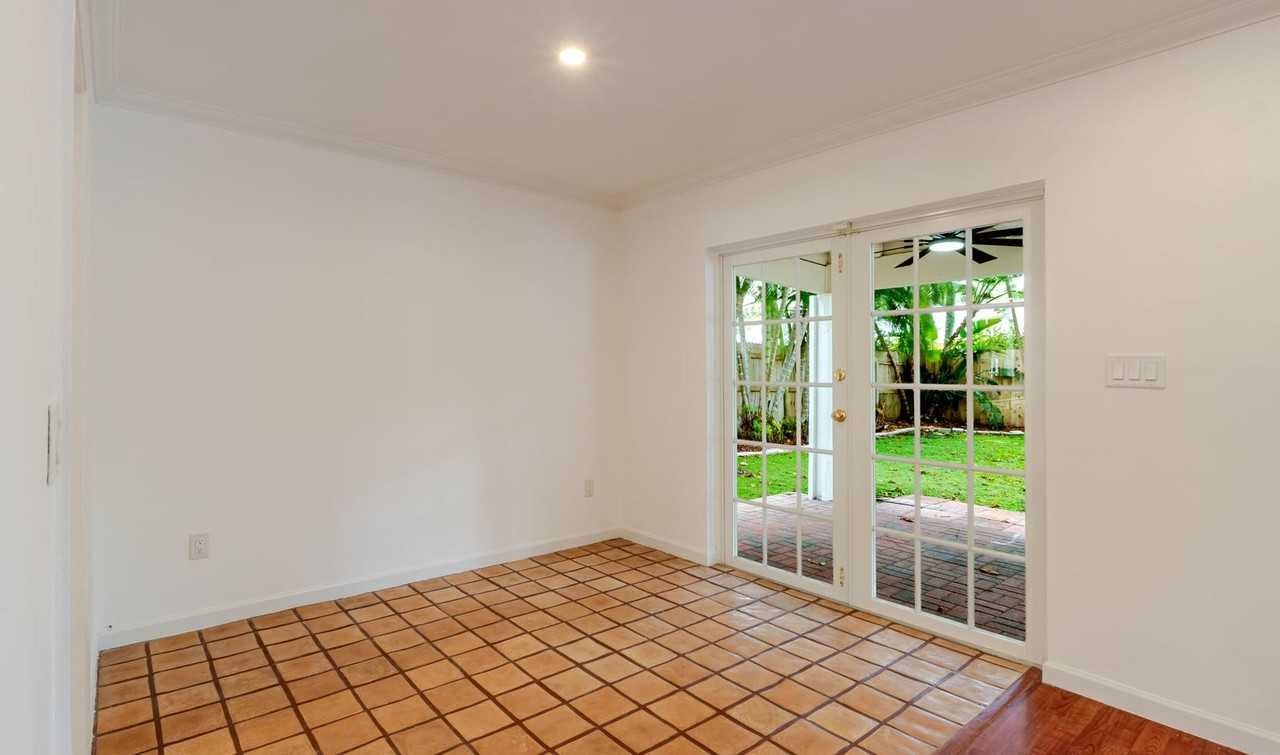 3069 Nw 27th Ter - Photo 5 of 50