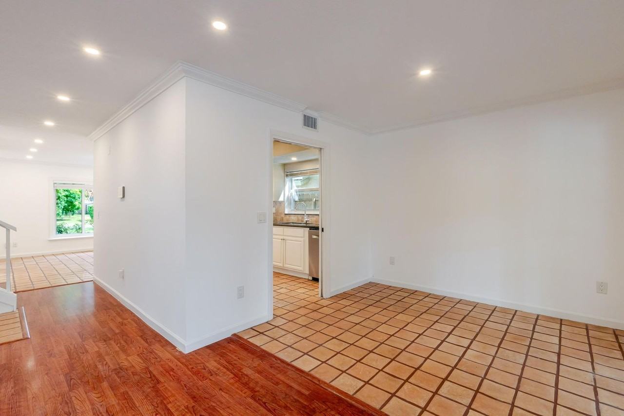 3069 Nw 27th Ter - Photo 7 of 50