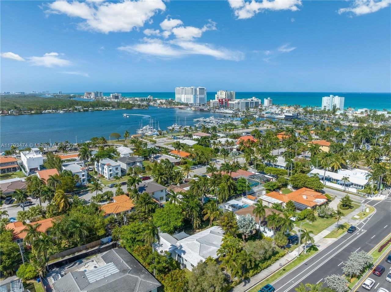 819 Hollywood Blvd - Photo 2 of 20