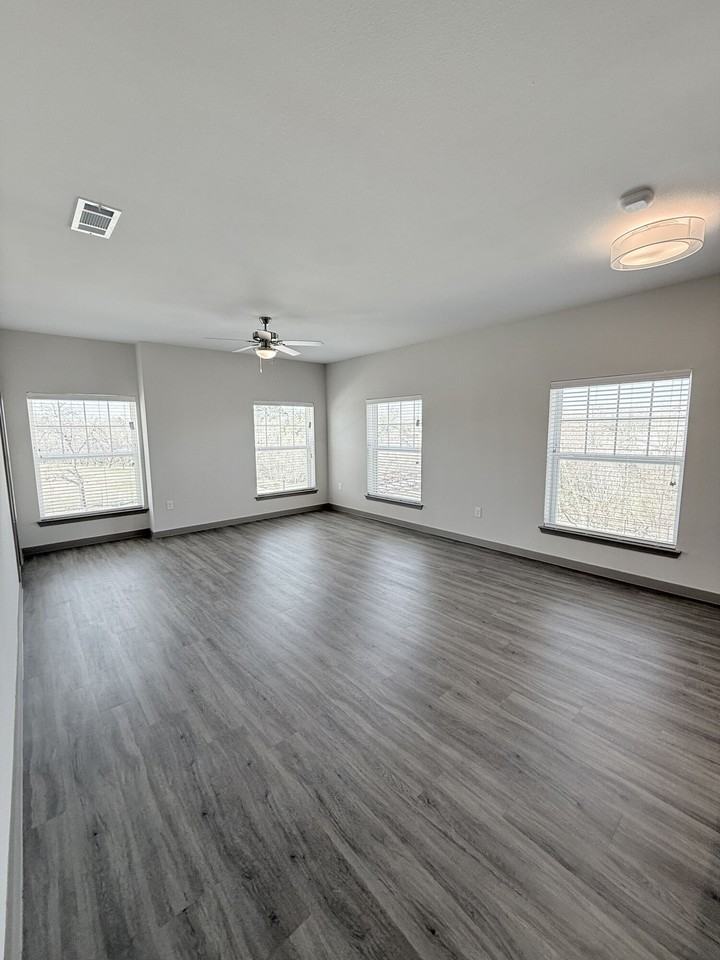 BARONS PARK - Photo 6 of 33