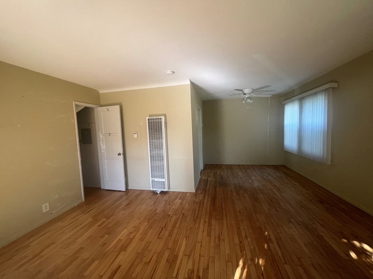 2111 HUNTINGTON/1801 - Photo 2 of 10