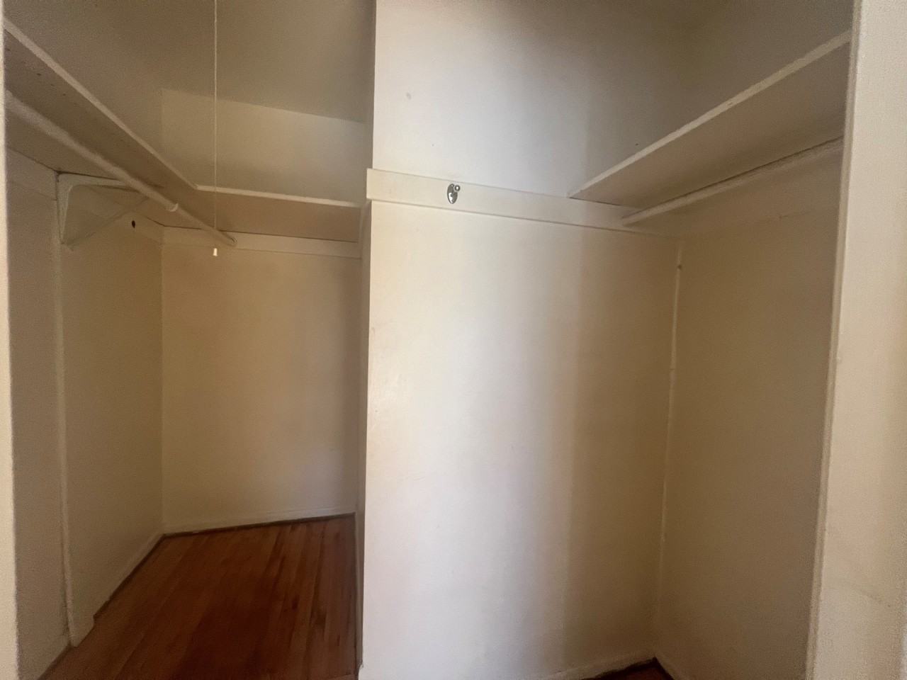 2111 HUNTINGTON/1801 - Photo 7 of 10