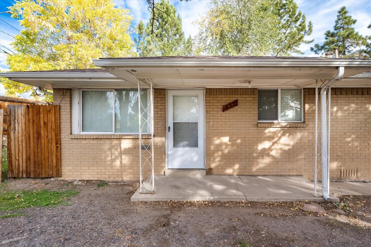 927 STUART ST - Photo 2 of 20