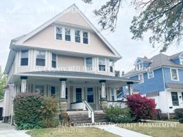 featured image of 1222 W Clifton Blvd