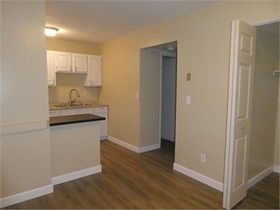 2131 Roosevelt Avenue - Photo 5 of 31