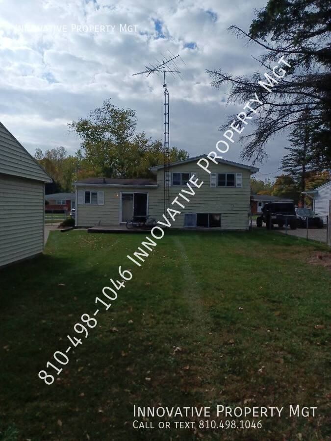 8366 Cappy Ln - Photo 3 of 26