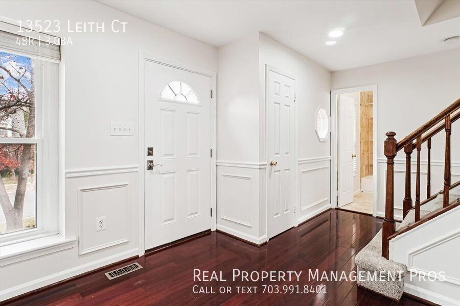 13523 Leith Court - Photo 3 of 28