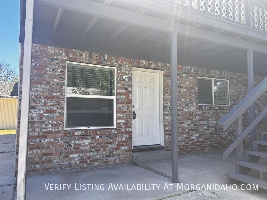 765 W Pine Ave - Photo 2 of 8