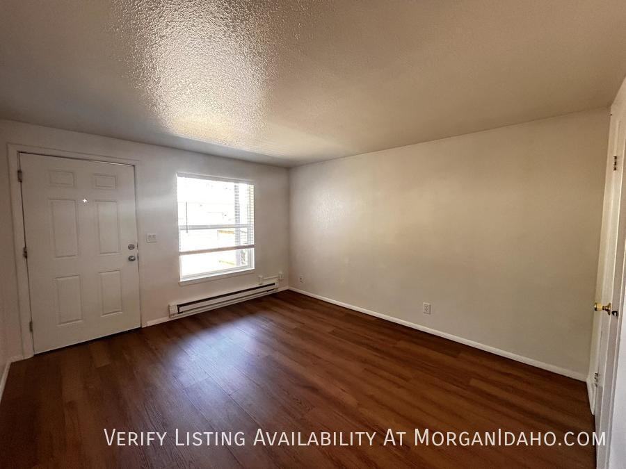 765 W Pine Ave - Photo 3 of 8