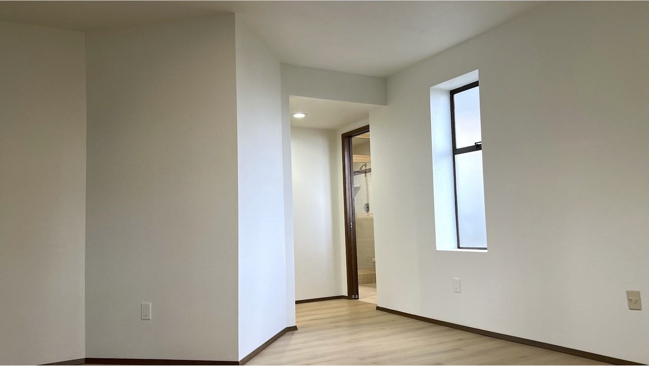 4630 142nd Place Southeast, Unit B - Photo 7 of 15