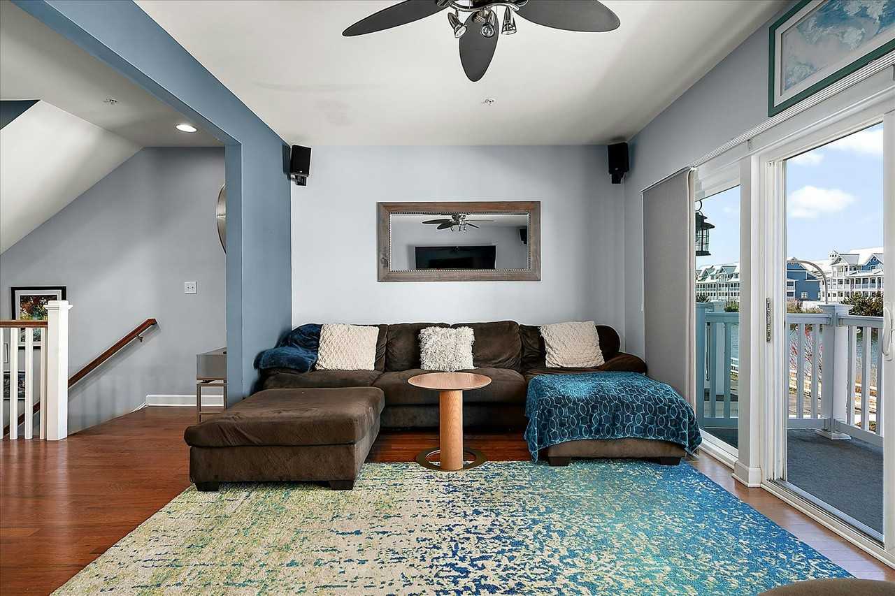 114 69th Street, Unit C - Photo 4 of 15