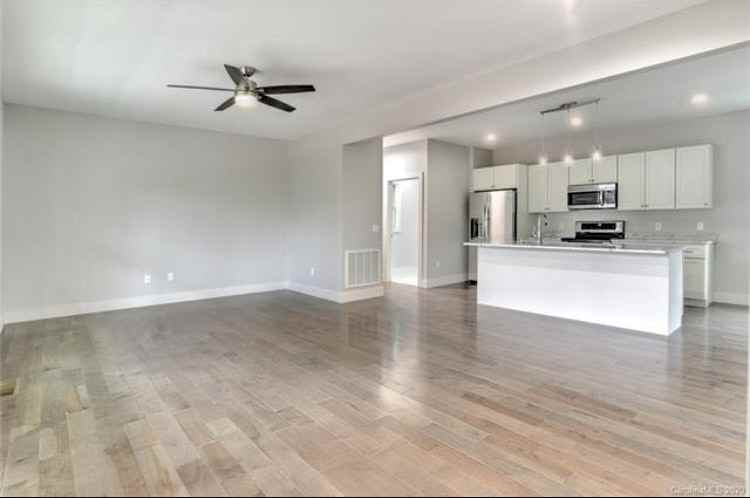 129 Aurora Drive, Unit 10 - Photo 5 of 15