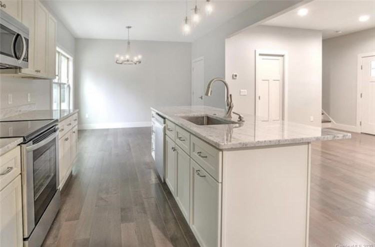 129 Aurora Drive, Unit 10 - Photo 7 of 15