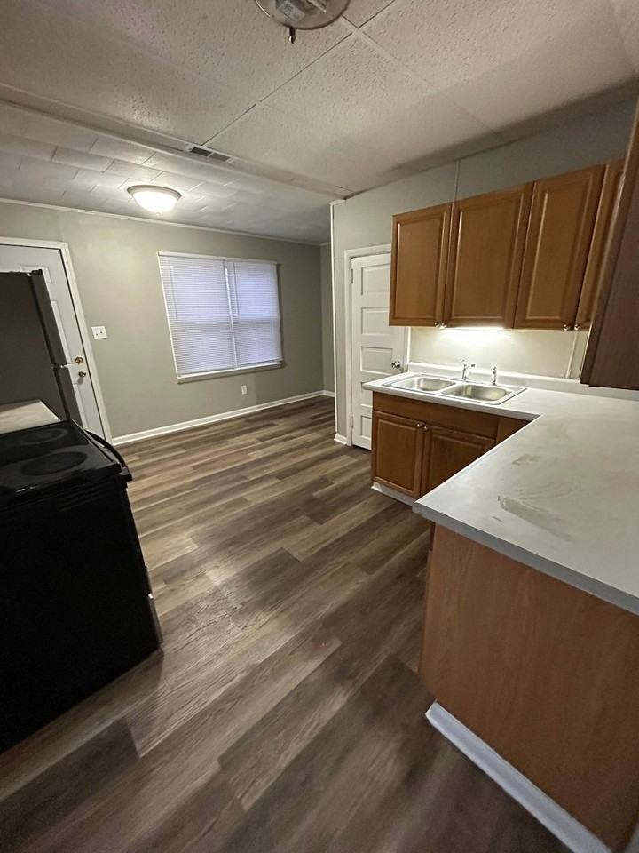 3715 Center Street - Photo 2 of 11