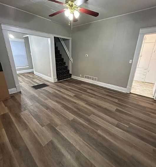 3715 Center Street - Photo 4 of 11