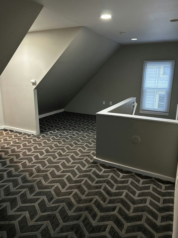 3715 Center Street - Photo 6 of 11