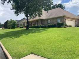 featured image of 1802 Juniper Ln