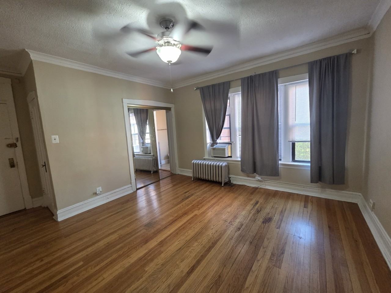 5417-23 S. Harper - Photo 3 of 12