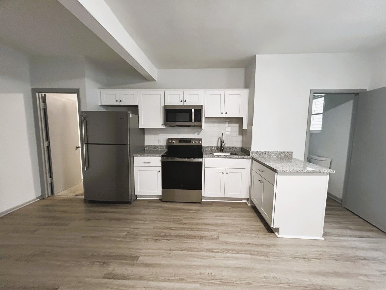112 West 38th Street - Photo 2 of 18